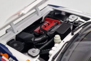 Lancia Delta HF Integrale Evoluzione #2 C. Sainz / L. Moya Tour de Corse 1993 Kyosho 1:18 08348J Métal — image 8 sur 9