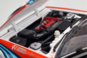 Lancia Delta HF Integrale Evoluzione #3 D. Auriol / B. Occelli Tour de Corse 1992 Kyosho 1:18 08348H Métal — image 8 sur 9