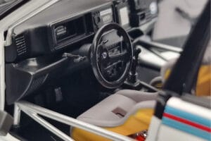 Lancia Delta HF Integrale Evoluzione Test Car Kyosho 1:18 08348G Métal — image 7 sur 9