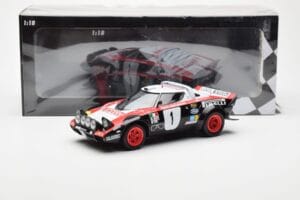 Lancia Stratos HF #1 Lancia Pirelli W. Rohrl / C. Geistdorfer Winners Dynabit Saarland Rallye 1978 Minichamps 1:18 155781701  — image 6 sur 6