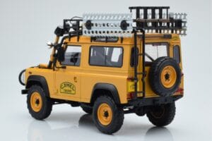Land Rover Defender 90 Camel Trophy Borneo 1985 Almost Real 1:18 810213 Métal — image 7 sur 8