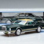 Lincoln Continental Mark V Vert Foncé MCG 1:18 MCG18404 Métal - image 6 of 6