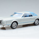 Lincoln Continental Mark V Argent MCG 1:18