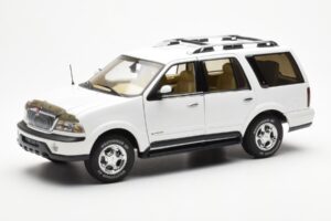 Lincoln Navigator Blanc AUTOart 1:18 72761