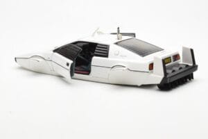 Lotus Esprit Type 79 James Bond The Spy Who Loved Me Submarine Blanc AUTOart 1:18 75306 Métal — image 7 sur 8