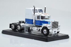 Mack Superliner Magnum Blanc Bleu IXO 1:43 TR165 Métal — image 4 sur 6