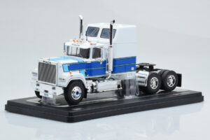 Mack Superliner Magnum Blanc Bleu IXO 1:43