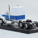 Mack Superliner Magnum Blanc Bleu IXO 1:43 - image 5 of 6