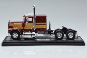 Marmon CHDT Rouge Or IXO 1:43 TR157 Métal — image 3 sur 6