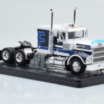 Marmon CHDT Blanc Bleu IXO 1:43 - image 3 of 4