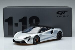 McLaren Artura Argent GT Spirit 1:18 GT873 Résine — image 6 sur 6