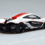 McLaren P1 GTR Blanc Brillant Avec Rayures Rouges AUTOart 1:18 - image 3 of 7