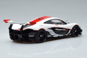 McLaren P1 GTR Blanc Brillant Avec Rayures Rouges AUTOart 1:18 81541 Composite — image 3 sur 7
