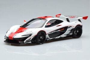McLaren P1 GTR Blanc Brillant Avec Rayures Rouges AUTOart 1:18