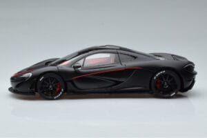 McLaren P1 Noir Mat AUTOart 1:18 76027 Métal — image 4 sur 9