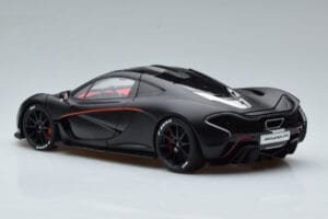 McLaren P1 Noir Mat AUTOart 1:18 76027 Métal — image 6 sur 9