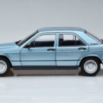 Mercedes 190E W201 Bleu Clair Norev 1:18 - image 4 of 7