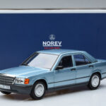 Mercedes 190E W201 Bleu Clair Norev 1:18 - image 7 of 7