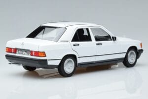 Mercedes 190 E W201 Blanc Norev 1:18 183820 Métal — image 3 sur 7