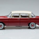Mercedes 200 W110 Rouge Norev 1:18 - image 5 of 7