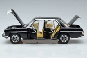 Mercedes 200 W115 Édition Limitée Norev 1:18 183775 Métal — image 4 sur 8
