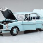 Mercedes 200 W115 Norev 1:18 183777 Métal - image 2 of 7