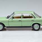 Mercedes 200 W123 Vert Norev 1:18 183796 Métal - image 4 of 7