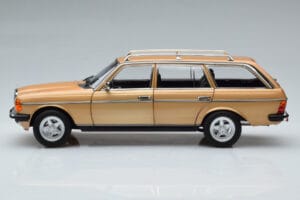Mercedes 200T S123 AMG Package Beige Norev 1:18 183739 Métal — image 5 sur 9