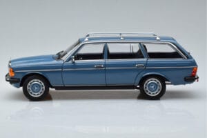 Mercedes 200T S123 Bleu Norev 1:18 183737 Métal — image 4 sur 7