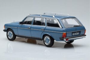 Mercedes 200T S123 Bleu Norev 1:18 183737 Métal — image 6 sur 7