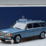 Mercedes 200T S123 Bleu Norev 1:18 - image 7 of 7