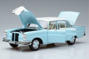 Mercedes 220 S W111 Bleu Norev 1:18 183920 Métal — image 2 sur 7