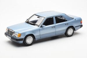 Mercedes 230E W124 Bleu Clair Métallique Norev 1:18 183945