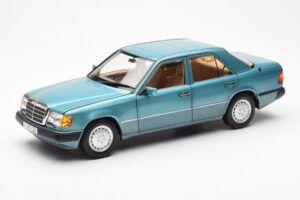 Mercedes 230E W124 Beryl Metallic Édition Concessionnaire Norev 1:18 B66040698