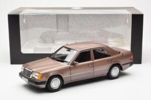 Mercedes 230E W124 Rosewood Metallic Édition Concessionnaire Norev 1:18 B66040697 Métal — image 8 sur 8