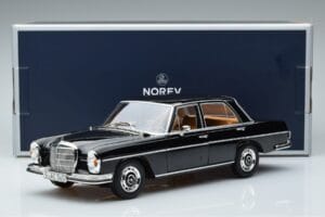 Mercedes 280 SE W108 Noir Norev 1:18 183762 Métal — image 7 sur 7
