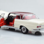 Mercedes 280 SE W108 Blanc AUTOart 1:18 - image 3 of 8
