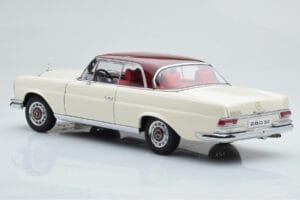 Mercedes 280 SE W108 Blanc AUTOart 1:18 76287 Métal — image 7 sur 8