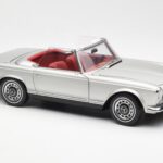 Mercedes 280 SL W113 Pagode Argent Schuco 1:18 450035000 - image 6 of 8