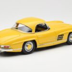 Mercedes 300 SL W198 Roadster Jaune Norev 1:18 B66040669 - image 3 of 8