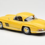 Mercedes 300 SL W198 Roadster Jaune Norev 1:18 B66040669 - image 7 of 8
