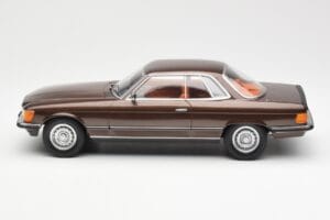 Mercedes 500 SLC C107 Marron KK-Scale 1:18 180851 Métal — image 3 sur 6