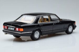 Mercedes 560 SEL W126 Noir Norev 1:18 183793 Métal — image 3 sur 7