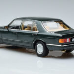 Mercedes 560 SEL W126 Vert Foncé Métallisé Norev 1:18 - image 6 of 7