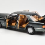 Mercedes 560 SEL W126 Night Vert Métallique Dealer Edition Norev 1:18 - image 5 of 8