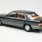 Mercedes 560 SEL W126 Night Vert Métallique Dealer Edition Norev 1:18 - image 7 of 8