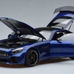 Mercedes AMG GT R C190 Bleu Brillant AUTOart 1:18 76334 Métal - image 2 of 7