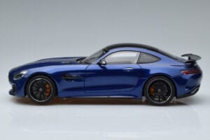 Mercedes AMG GT R C190 Bleu Brillant AUTOart 1:18 76334 Métal — image 4 sur 7