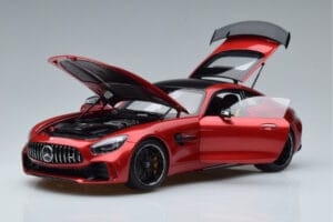 Mercedes AMG GT R C190 Rouge Cardinal AUTOart 1:18 76331 Métal — image 2 sur 7