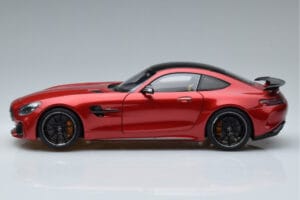 Mercedes AMG GT R C190 Rouge Cardinal AUTOart 1:18 76331 Métal — image 4 sur 7